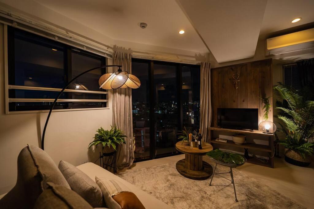 The Penthouse Ginowan Apartment Urasoe ภายนอก รูปภาพ